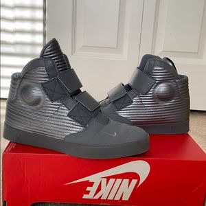 Nike Mens Shoes Flystepper 2K3 Hightop size 9.5